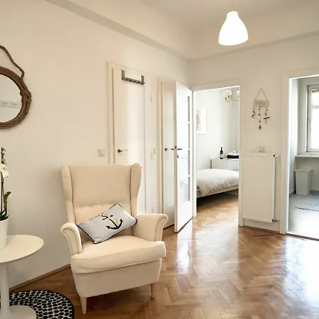 Opera Center Apartment *
