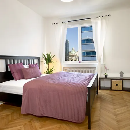 Apartment Opera Center *