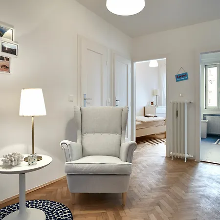 Opera Center Apartment *