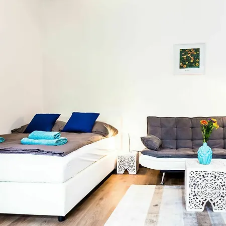 & Business 1160 Apartment *