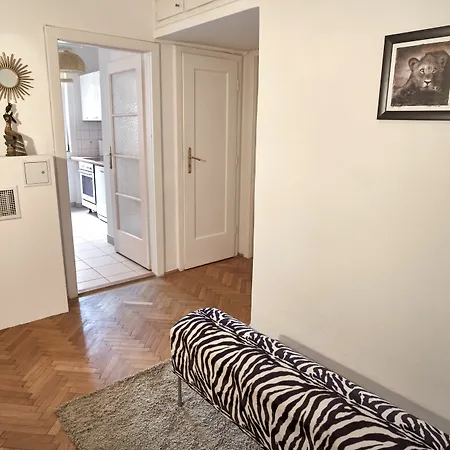 Opera Center Apartment *