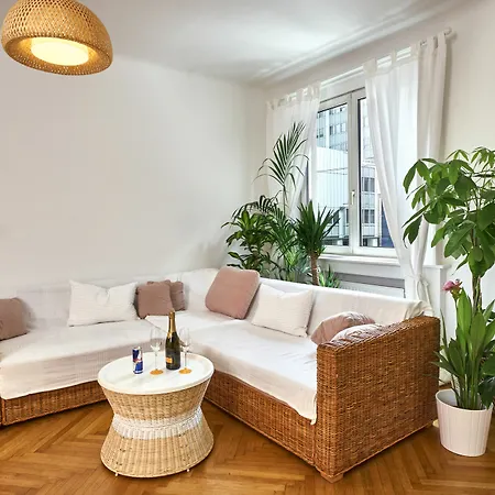 Apartment Opera Center *