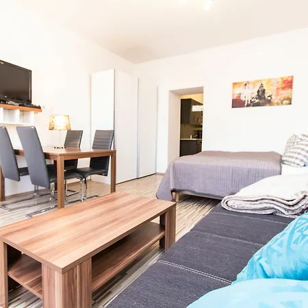 Apartment Checkvienna Huetteldorfer Strasse Vienna