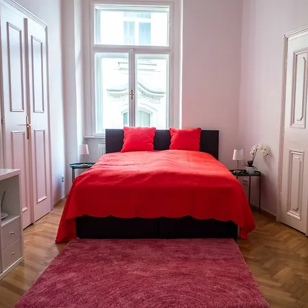 St. Stephan's Apartment *