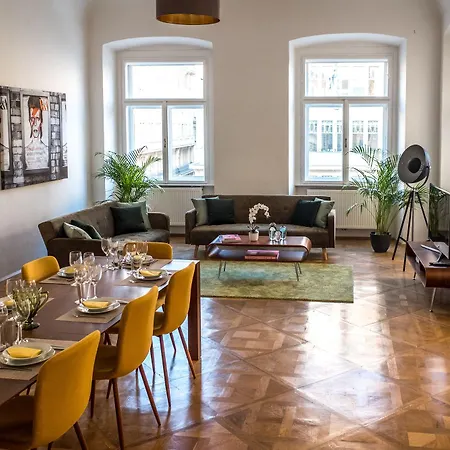 St. Stephan's Apartment *