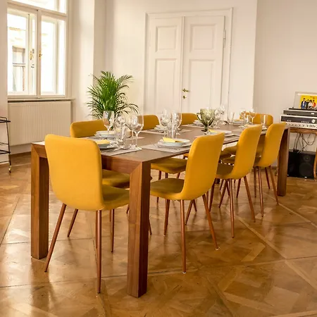 St. Stephan's Apartment *