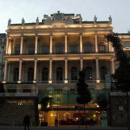Palais Coburg 5*