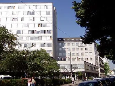 Hotel Academia 2*
