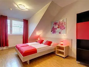 Meininger Hauptbahnhof Hotel 3*