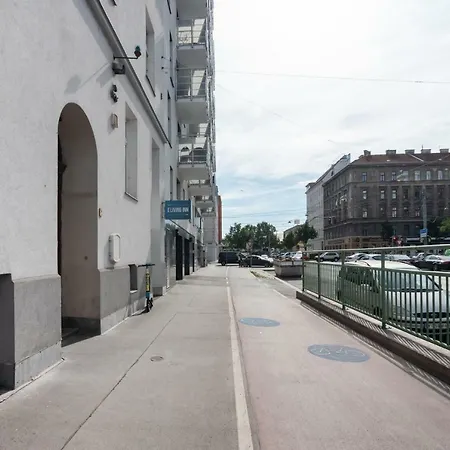 *new*, And Cozy With Large Balcony Vienna