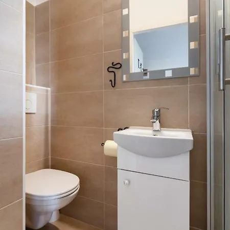 *new*, And Cozy With Large Balcony Apartment