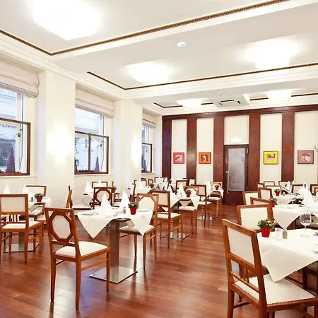 Hotel Graben 4*