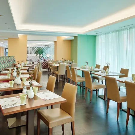 Hotell Courtyard By Marriott Schoenbrunn 4*