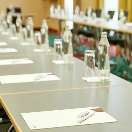 Courtyard By Marriott Schoenbrunn מלון וינה
