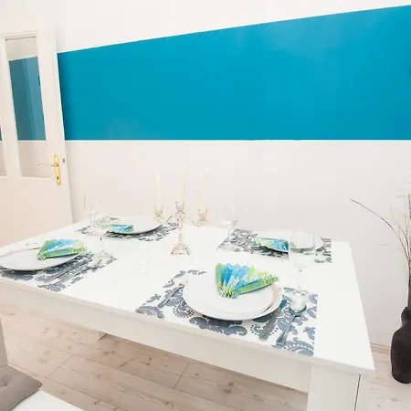 Royal Westbahnhof Apartment *