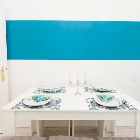 Royal Westbahnhof Apartment Vienna
