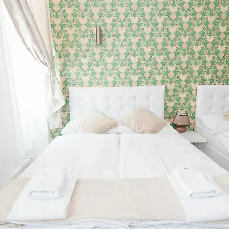 Royal Westbahnhof Apartment Vienna