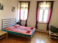 Kastanie Apartment *