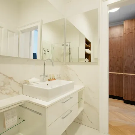 Imperium - Experience The Luxurious In Center *