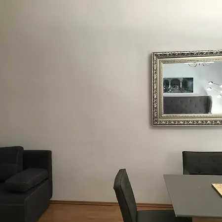 United Homes * Vienna