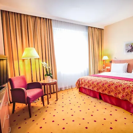 Courtyard By Marriott Schoenbrunn מלון 4*