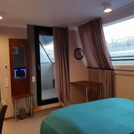 Exquisit Aparthotel 3*