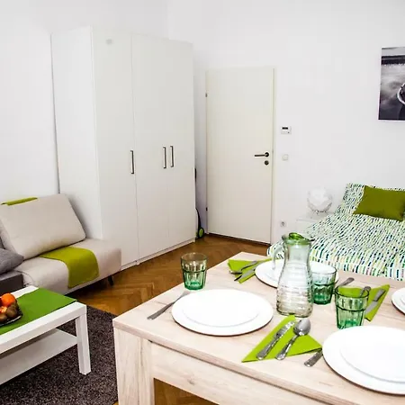 Lights - Karmarschgasse Apartment