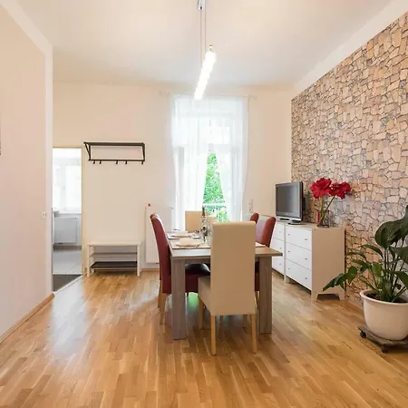 Apartment Spacious Station *