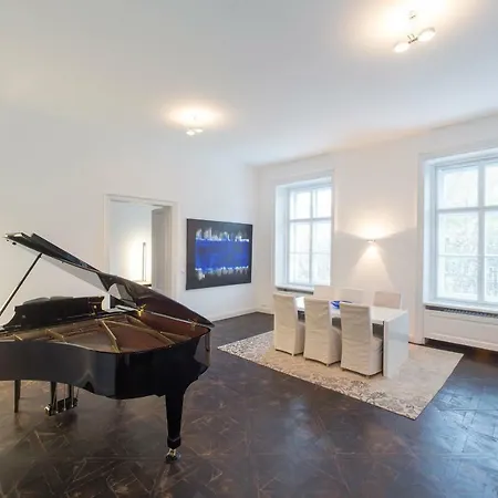 Opernring Apartment