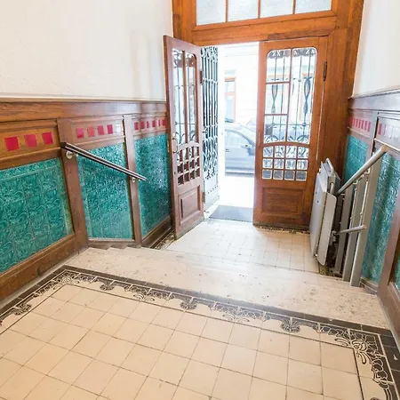 Grand Soho Apartment *