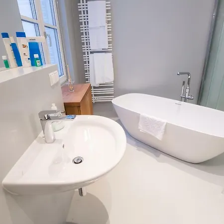 Grand Soho Apartment