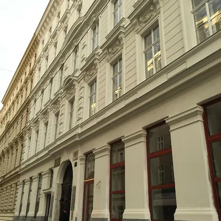 Opera 1 Apartment *