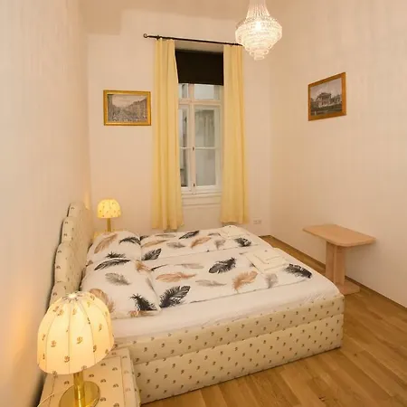 Opera 1 Apartment