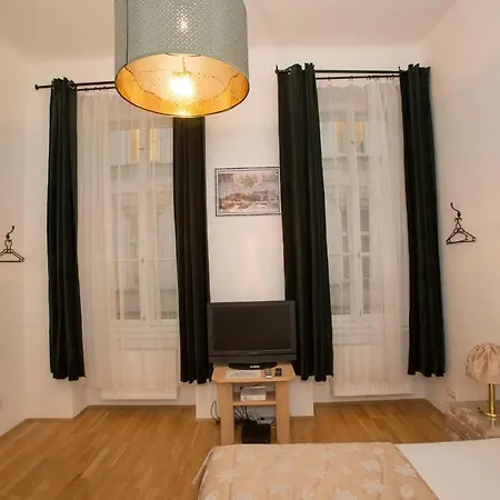 Apartment Opera 1