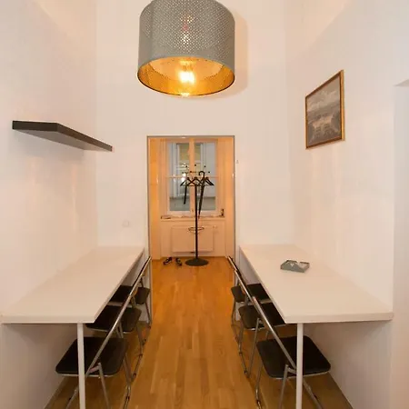 Opera 1 Apartment
