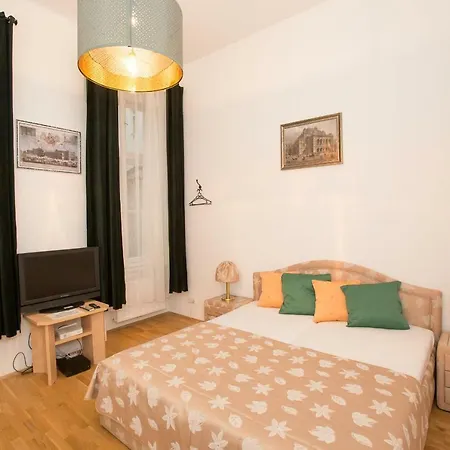 Opera 1 Apartment