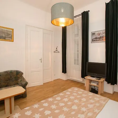 Opera 1 Apartment *