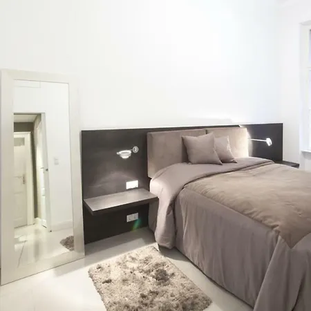 Opernring Apartment *