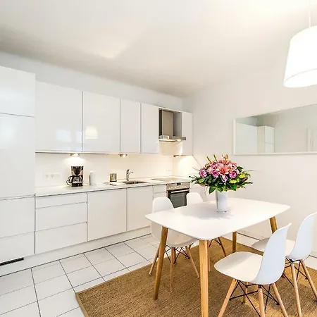 Beautiful Inner City Apartment Vienna