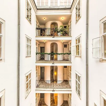 Beautiful Inner City Apartment