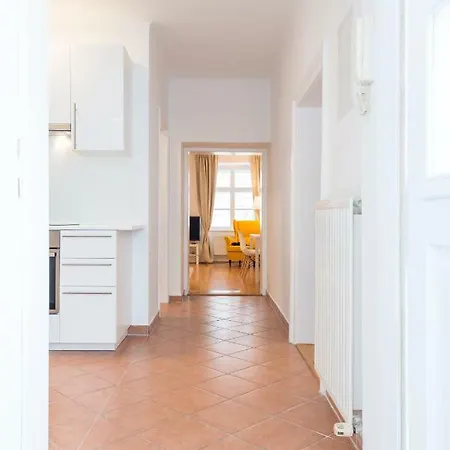 Beautiful Inner City Apartment Vienna