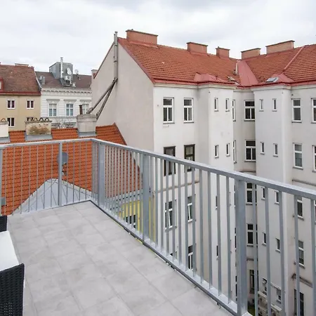 Living - Senefeldergasse Wien