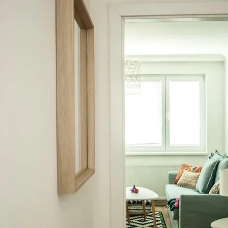 Apartment Thalia Next To Metro *