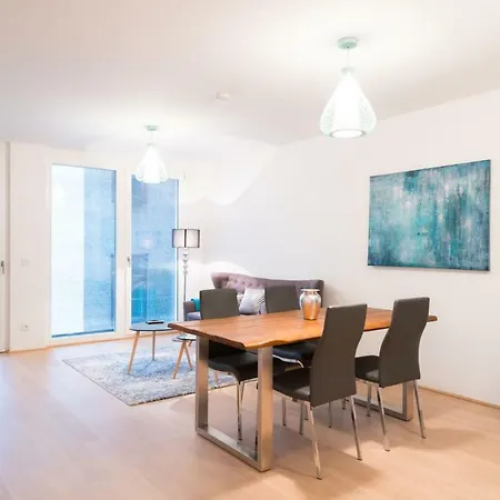 Apartment | Spacious Serviced In Directly At The U4 Vienna