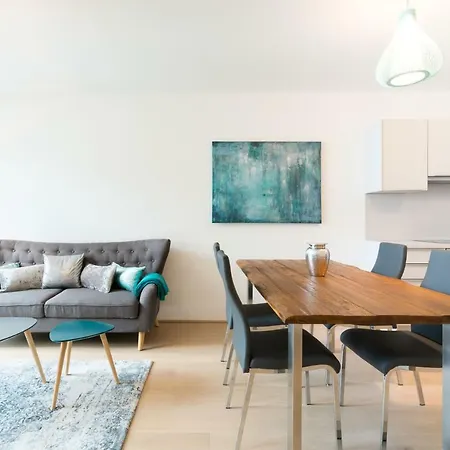 | Spacious Serviced In Directly At The U4 Vienna