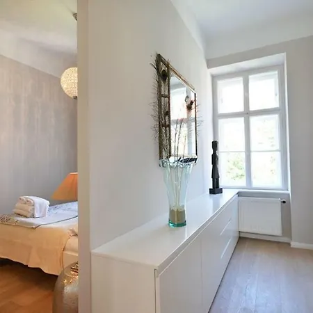 | Modern, Bright Business In Center, Alsergrund Apartment Vienna