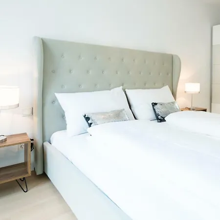 | Spacious Serviced In Directly At The U4 Vienna