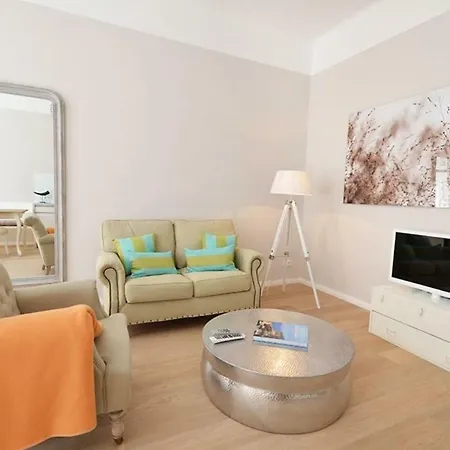 | Modern, Bright Business In Center, Alsergrund Apartment Wien