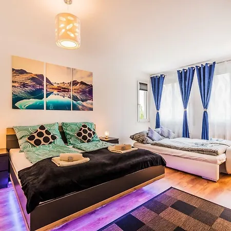 10 Min. Downtown - 2 Bedrooms - Parking Appartamento *
