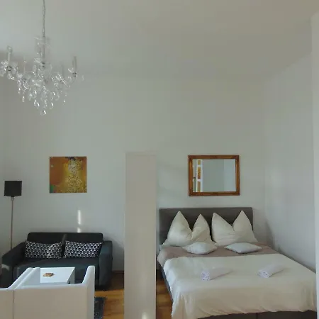 Rohan Palace Apartment *